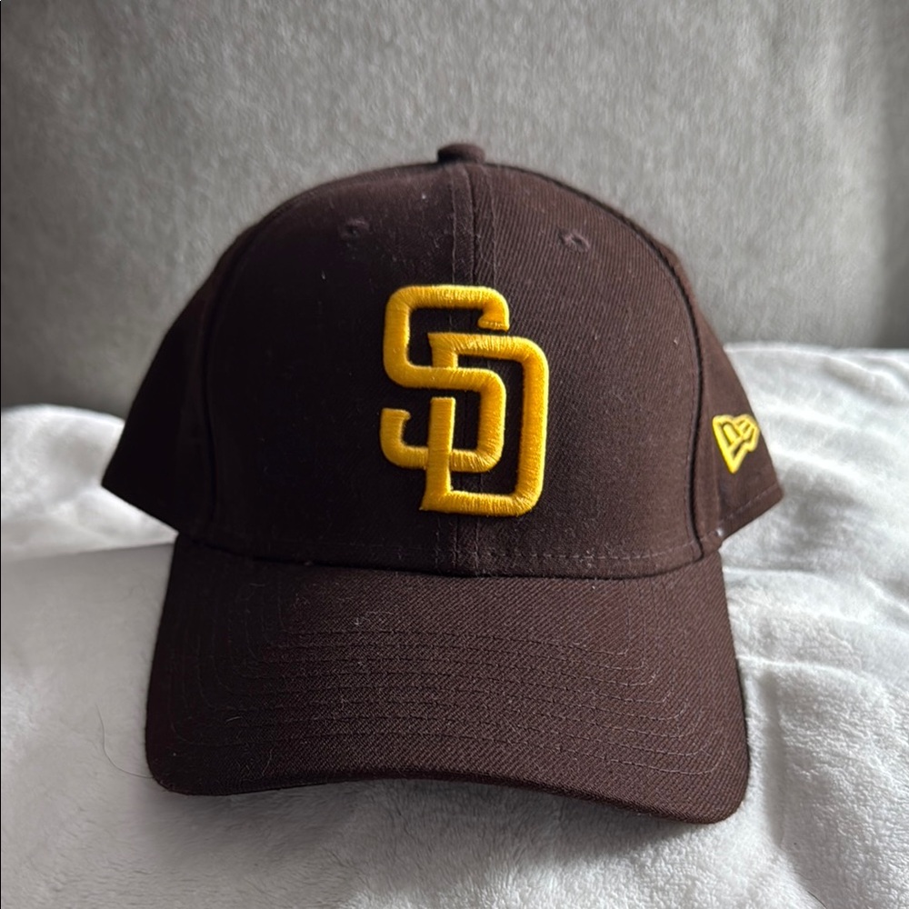 San Diego Padres Hat with Yellow Logo